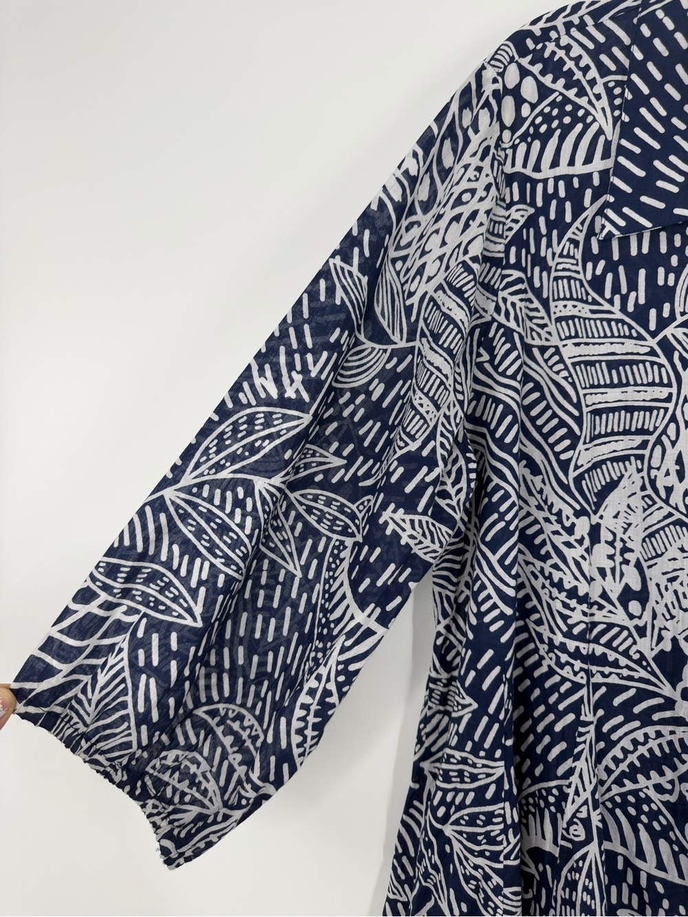 Orientique Navy and White Abstract Floral Lightweight Organic Cotton Dress Large - Picture 3 of 6